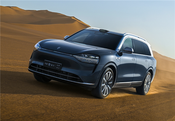 50万的问界M9被买爆!鸿蒙智行国庆六天大定破22600台