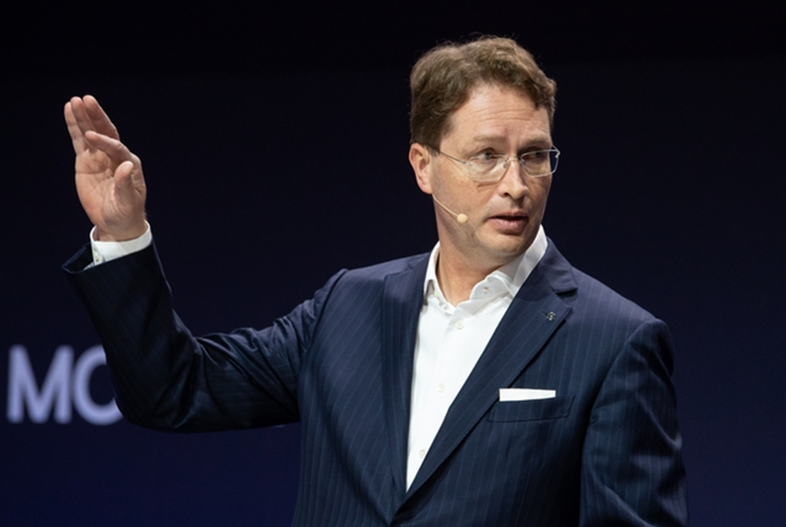 外媒:奔驰CEO敦促欧盟推迟对中国电动汽车加征关税,称“需要更多自由贸易,而非新贸易壁垒”